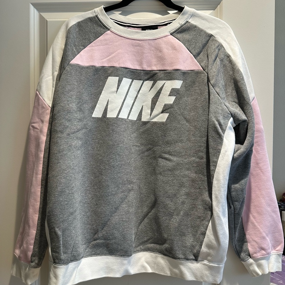 Nike pullover sweatshirt in size XL